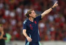 Flamengo anuncia renovação do técnico Filipe Luís até 2027