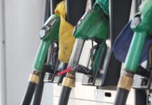 Petrobras anuncia queda de 5,2% no preço da gasolina