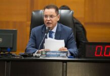 Botelho rompe com bloco do Governo e adere ao da oposição