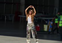 Cantora Shakira desembarca no Rio para show em Copacabana