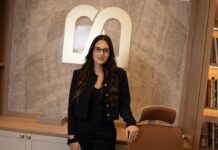 Consultora de MT ministra palestra e lança obra sobre comunicação política no COMPOL Brasil
