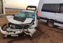 Carro bate em van na BR-070 e 6 pessoas vão parar no hospital