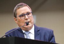 Dino nega afastamento de Mauro Carvalho e procuradores alvos da Operação Heritage