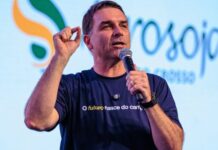 Flávio Bolsonaro acusa STF de mudar regras e promete contestar eleição